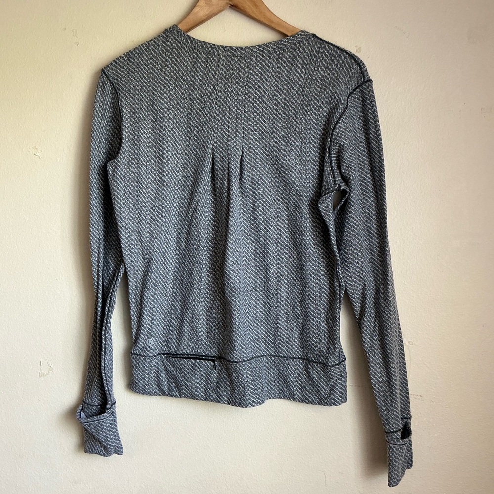 Lululemon Athletica Gray Patterned Top Herringbon… - image 2